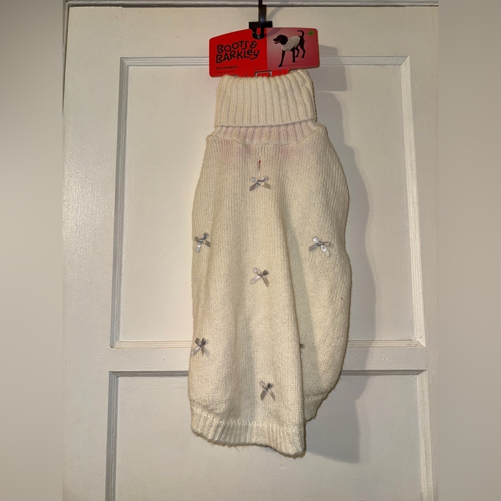 Boots and Barkley dog bow sweater size large